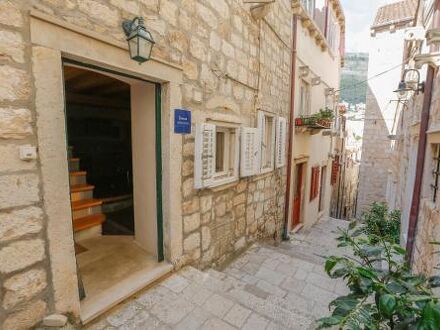 Apartment Sorta 写真