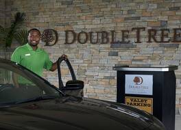 ダブルツリー バイ ヒルトン デトロイト ディアボーン 写真