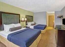 デイズ イン バイ ウィンダム グレート レイクス ネイバル ベース 写真