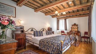 ホテル レッド ライオン