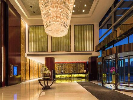 ハワード ジョンソン カンダー プラザ チンタオ (青島康大豪生大酒店) 写真