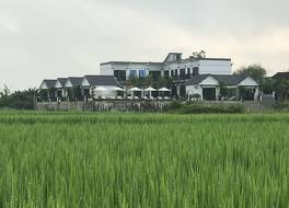 カルスト ヴィラズ フォン ニャ 写真