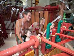 グレート ウルフ ロッジ ナイアガラ フォールズ 写真