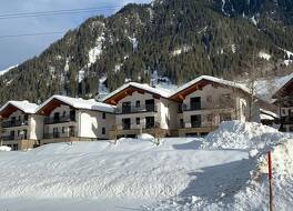 ラグジュアリー シャレー ガシュルン ニア スキー リフト 写真