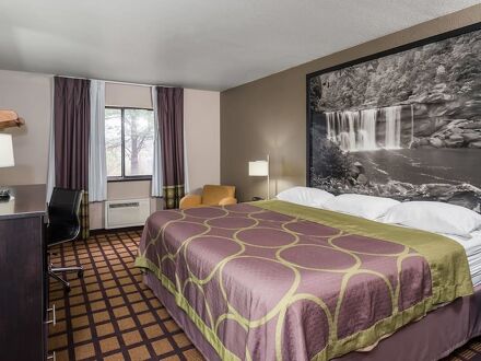 スーパー 8 バイ ウィンダム マンフォードヴィル ケンタッキー 写真