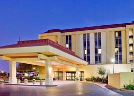 ラ キンタ イン & スイーツ バイ ウィンダム メンフィス エアポート グレイスランド 写真