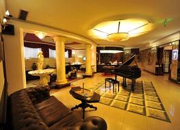 Queen's Astoria Design Hotel 写真