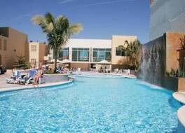 ラス フロレス ビーチ リゾート 写真