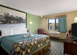 スーパー 8 バイ ウィンダム ラッセルビル 写真