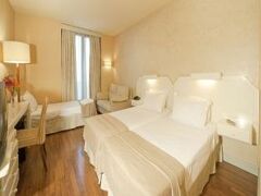 セビリヤ コングレソス ホテル 写真