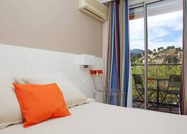 ホテル メディテラネ 写真