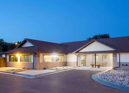 スーパー 8 バイ ウィンダム ホット スプリングス 写真