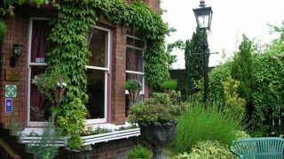 ザ シカモア ゲスト ハウス