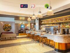 スイス ベリン ワヒド ハシム 写真