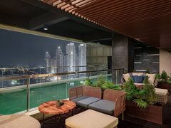 ワイズラグジュホテルスパツィオスラバヤ 写真