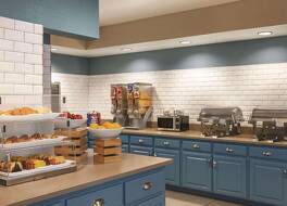 カントリー イン & スイーツ バイ ラディソン ナッシュビル エアポート イースト テネシー 写真