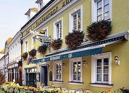 ホテル レストラン ツア ポスト