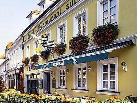 ホテル レストラン ツア ポスト 写真