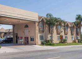 スーパー 8 バイ ウィンダム ベーカーズフィールド サウス カリフォルニア 写真