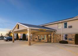 スーパー 8 バイ ウィンダム マトゥーン