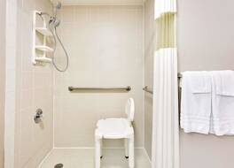 スーパー 8 バイ ウィンダム アセンズ 写真