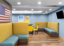 デイズ イン バイ ウィンダム クローバーデール グリーンキャッスル 写真