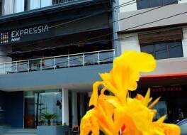 エクスプレシア ホテル マカッサル 写真