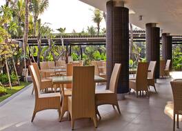 イジェン スイーツ リゾート アンド コンベンション 写真