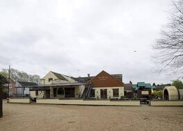 ザ エルム ツリー イン 写真