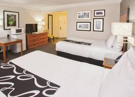 La Quinta Inn & Suites by Wyndham Tucson Airport 写真