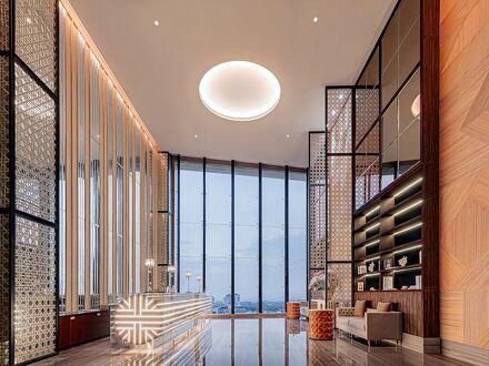 ワイズラグジュホテルスパツィオスラバヤ 写真