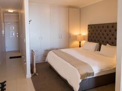 ザ クリスタル アパートメンツ 写真