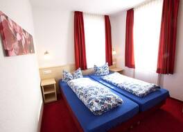 ヒストリッシュ ヴァインホテル ツム グリューネン クランツ 写真