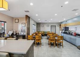 カントリー イン ＆ スイーツ バイ ラディソン シカゴ オヘア サウス IL 写真