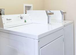 デイズ イン バイ ウィンダム ディクソン 写真