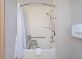 ホリデイ イン エクスプレス ハウ by IHG 写真