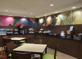 フェアフィールド イン アンド スイーツ バイ マリオット シカゴ ミッドウェイ エアポート 写真