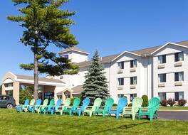 スリープ イン & スイーツ ベイ ビュー アクメ - トラバースシティ 写真