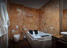 ホテル ババリア ブルー 写真