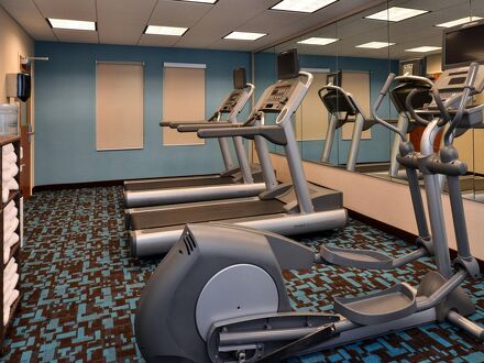 フェアフィールド イン & スイーツ バイ マリオット フォート ウェイン 写真