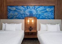 ラ キンタ イン & スイーツ バイ ウィンダム ナッシュビル ダウンタウン / スタジアム 写真