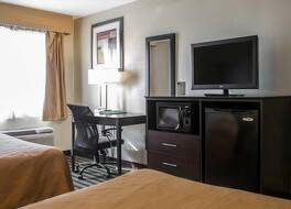 クオリティ イン & スイーツ ラブズ パーク ニア ロックフォード 写真