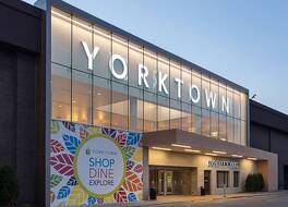 ダブルツリー スイーツ バイ ヒルトン アンド カンファレンス センター シカゴ ダウナーズ グローブ 写真