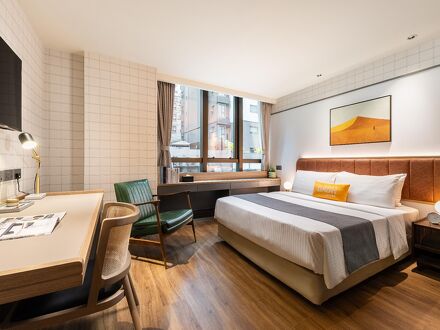 ダッシュ リビング オン ハリウッド 写真