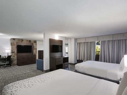 シュアステイ プラス ホテル バイ ベストウェスタン ガットリンバーグ 写真