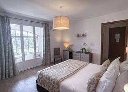 オテル レ 3 バルビュス 写真