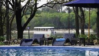 Azambezi River Lodge