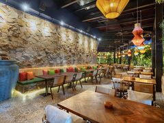 アシュリー トゥグ タニ メンテング 写真