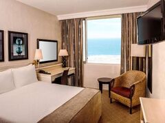 サザン サン エランゲニ ＆ マハラニ 写真