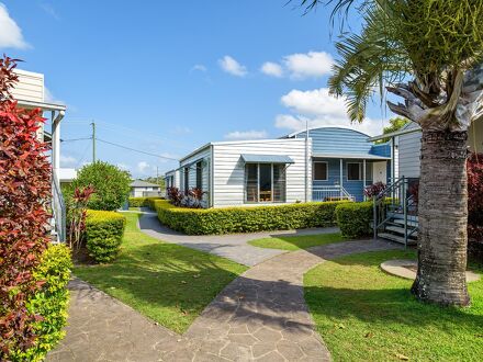 ティン キャン ベイズ スリーピー ラグーン モーテル 写真